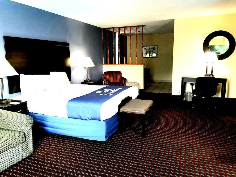 Days Inn By Wyndham Easley West Of Greenville/Clemson Area Extérieur photo