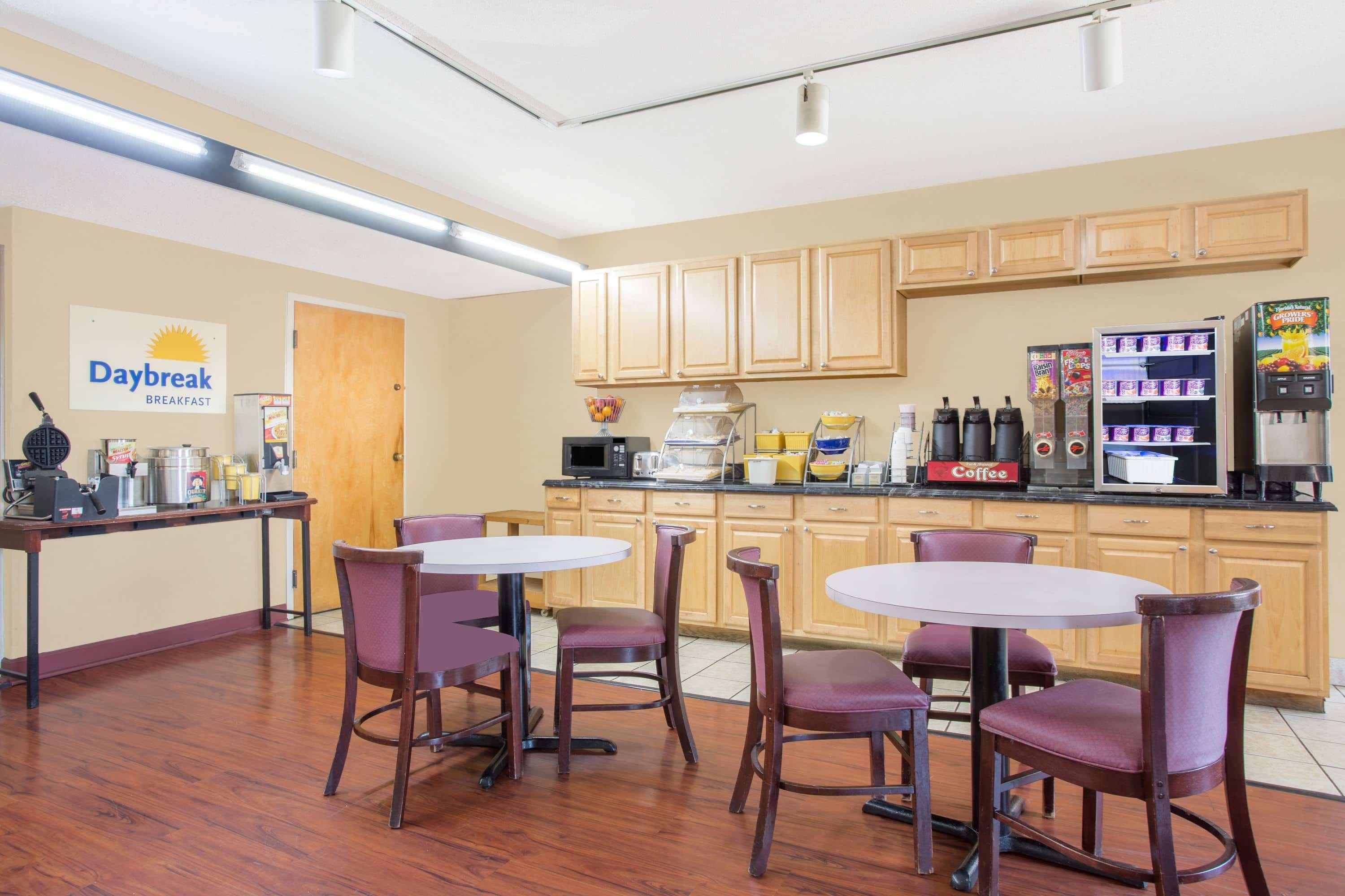 Days Inn By Wyndham Easley West Of Greenville/Clemson Area Extérieur photo