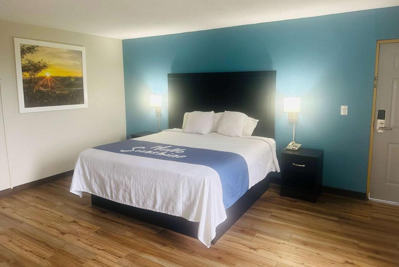 Days Inn By Wyndham Easley West Of Greenville/Clemson Area Extérieur photo